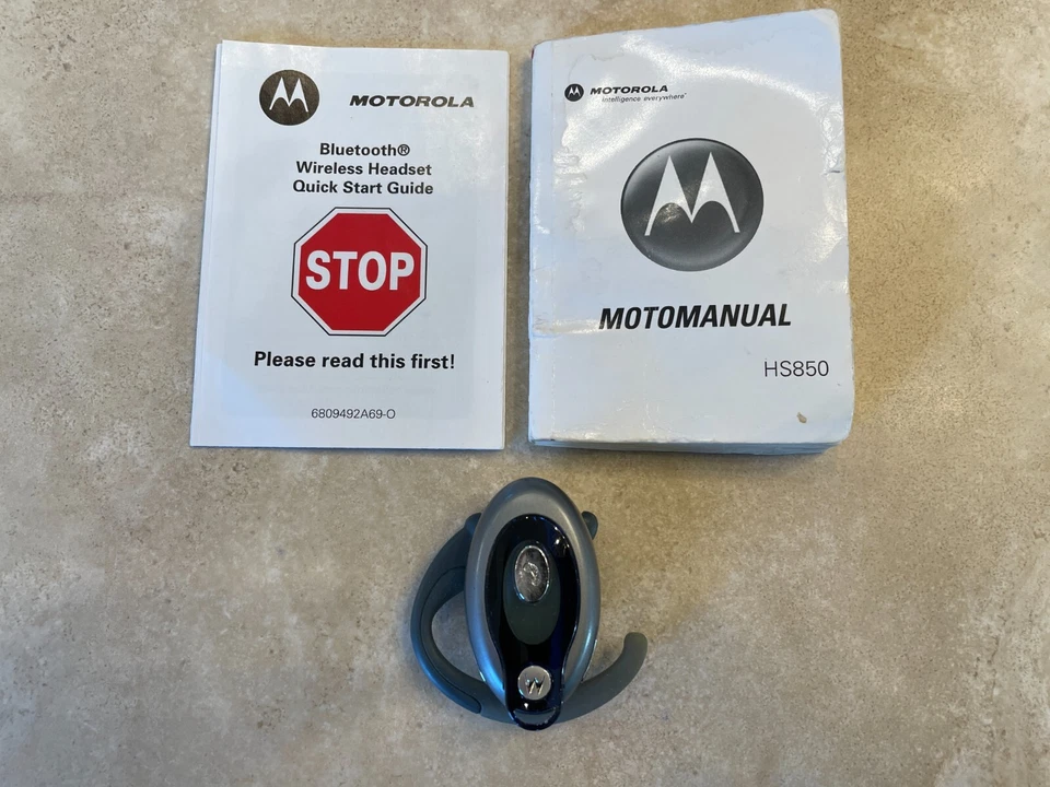 Motorola HS850 Gray Bluetooth Volume Control & Call System Ear-Hook Headset - Image 2 of 4