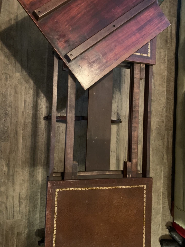 Rara Mesa de Centro Antigua Cuero Tapa Hoja Metal Garra Ruedas Foto 3 de 4