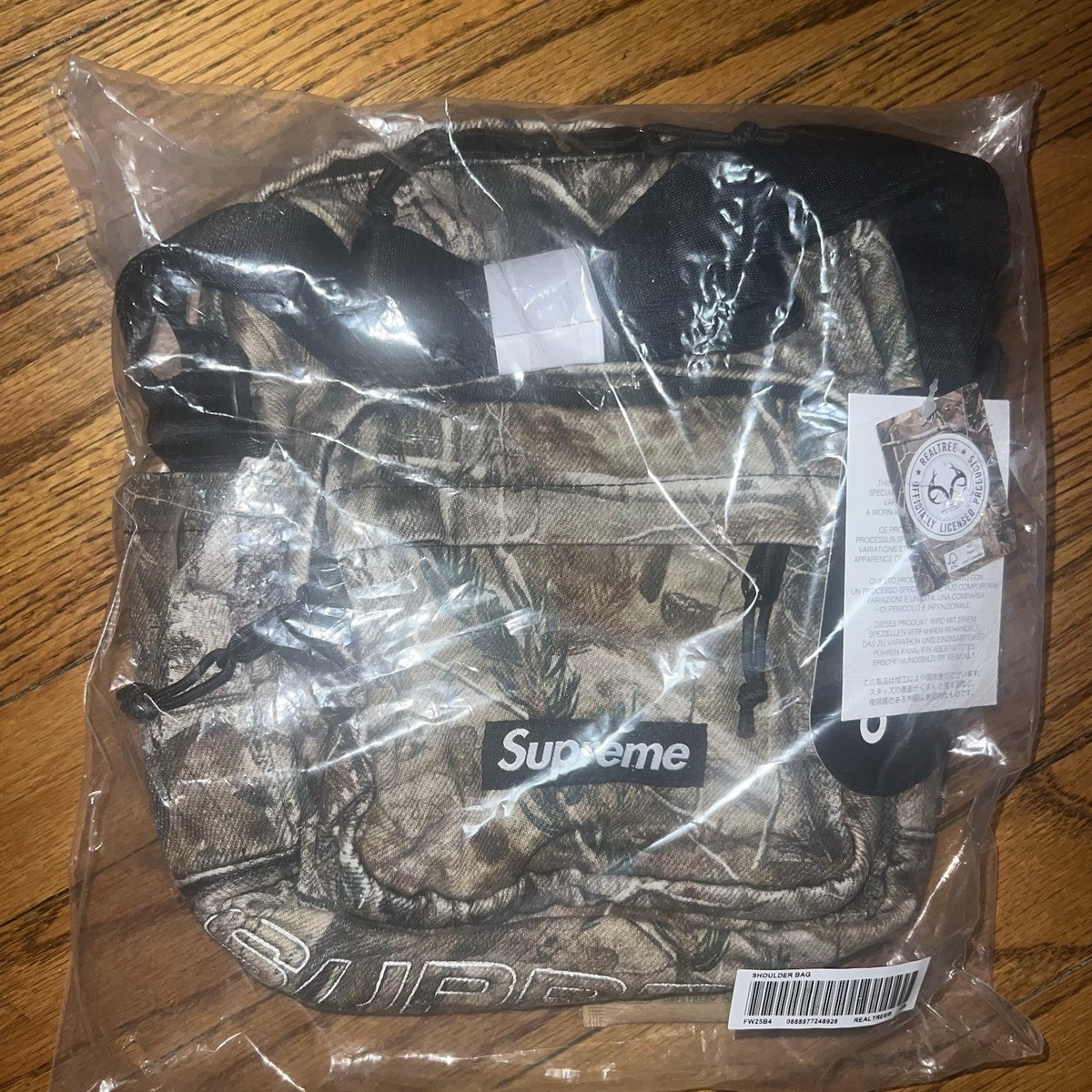 In-Hand Supreme Denim Shoulder Bag FW25 Real Tree Camo Size: One