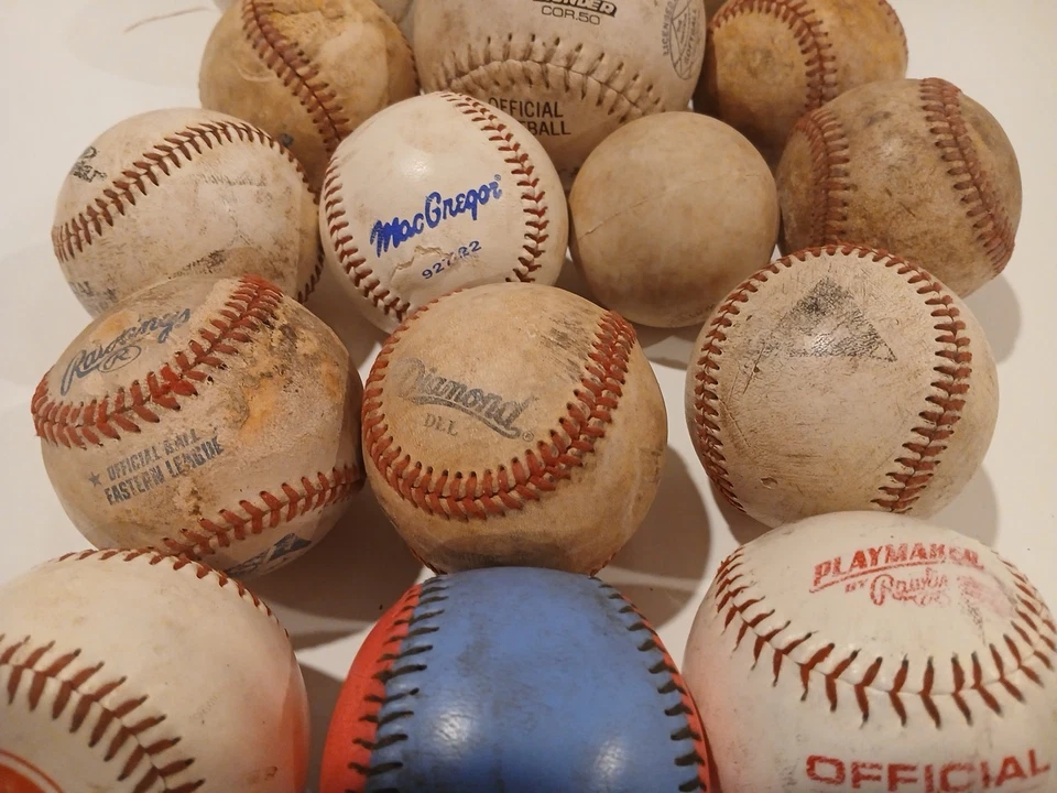 Pelotas de béisbol de varias ligas Foto 3 de 4