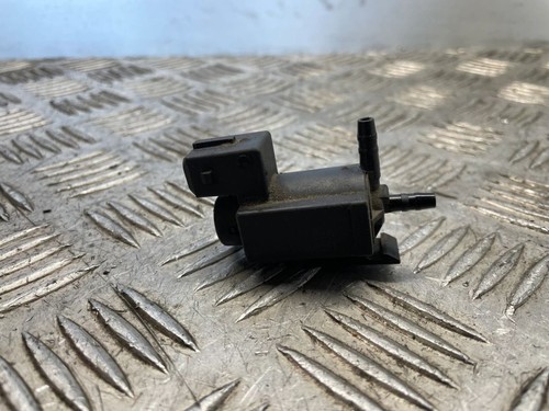 BMW 1 E81 E87 2010 Diesel 105kW Turbolader Druckwandler Magnetventil 7810831