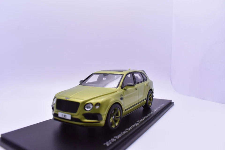 Vehículos de carretera Bentley Bentayga Pikes Peak Spark escala 1:43 Foto 3 de 4