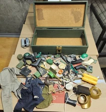  GI JOE 1960's  vintage footlocker full of Accessories. 