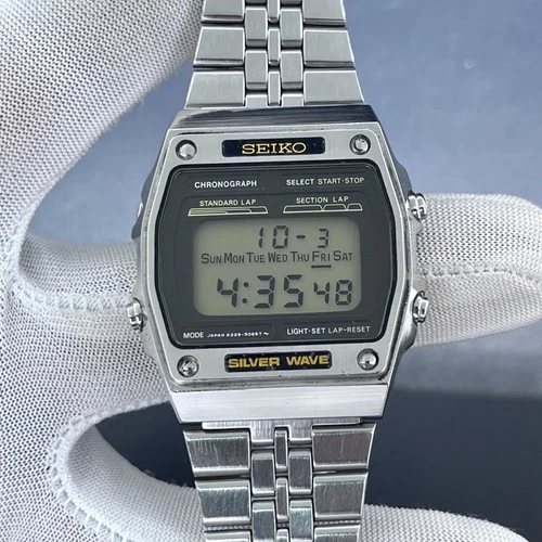 Vintage Seiko Silver Wave Digital LCD Chronograph Japan Made Men Watch A229-5050
