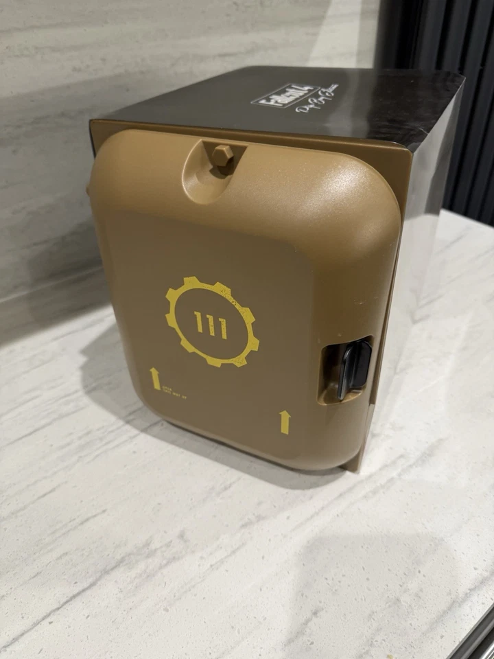 Fallout 4 Pip Boy Edition Collectors PC - Image 2 of 4