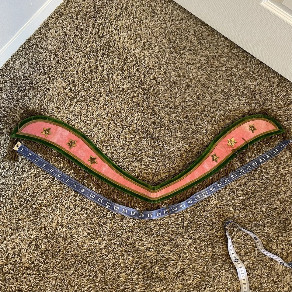 Cinturón de terciopelo vintage McLilly & Co. X-Sm/Sm con flecos dorados, estrella de lentejuelas, cuentas Foto 4 de 4