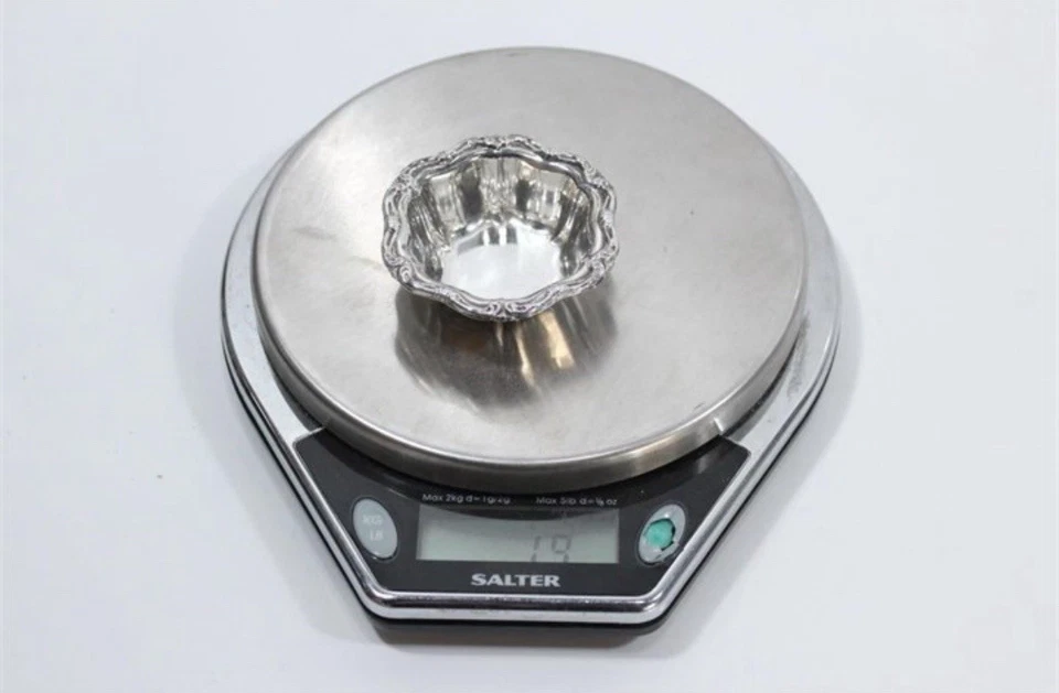 Tazón/taza de salsa Birks de plata esterlina con borde festoneado pequeño - 18 g Canadá Foto 2 de 4