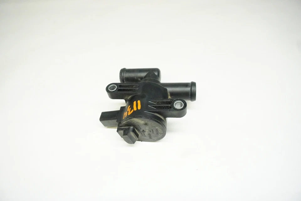 2018 2019 Volkswagen Beetle Transmission Cooling Water Pump 5Q0906457K - Image 2 of 2