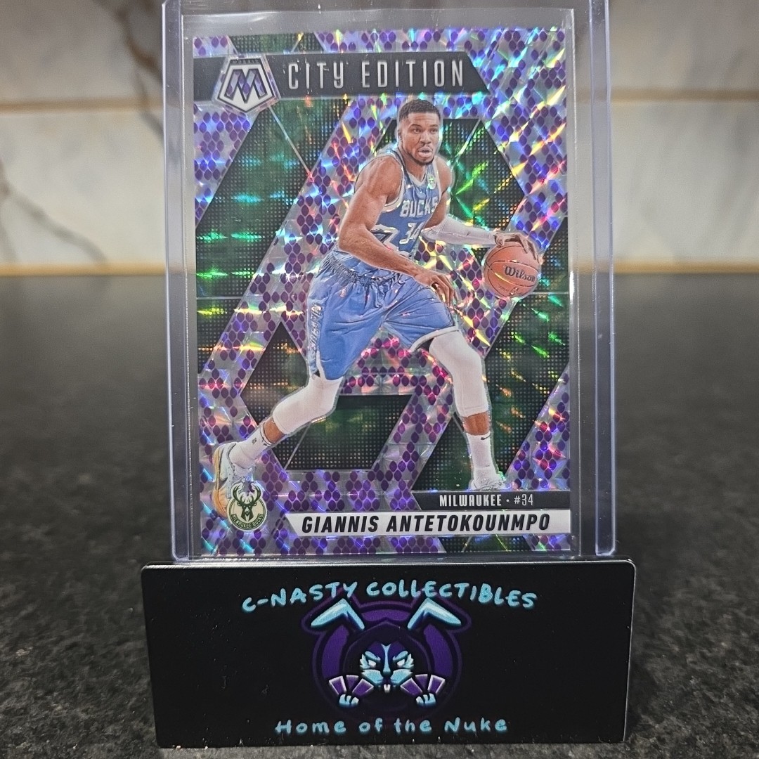 2024-25 Panini Mosaic Giannis Antetokounmpo #13 Purple Snakeskin Prizm Bucks /24