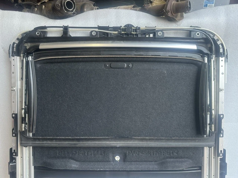 2013 2014 2015 LEXUS ES300H SUNROOF PANEL TRACK WITH SHADE - Image 4 of 4