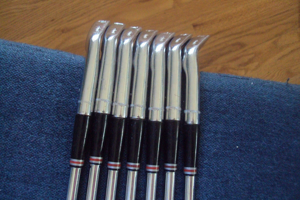 First Flight The Standard irons 3-9 (no PW) Dynamic regular steel std length - Image 3 of 4