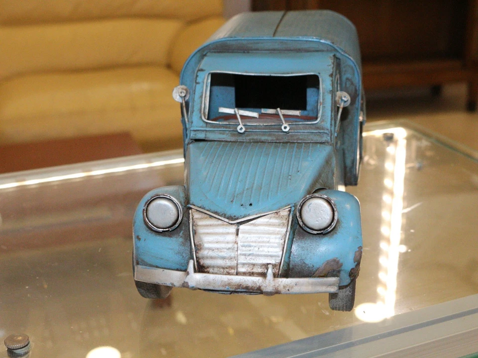 2 CV FOURGONNETTE en tôle fait main. 1/18° - bleue - 27,5 cm - Photo 2/4