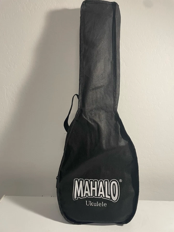 Ukelele Soprano Stagg EE. UU.-Blanco NUEVO CON ETIQUETAS viene con Bolsa de Concierto Mahalo Negra Foto 4 de 4