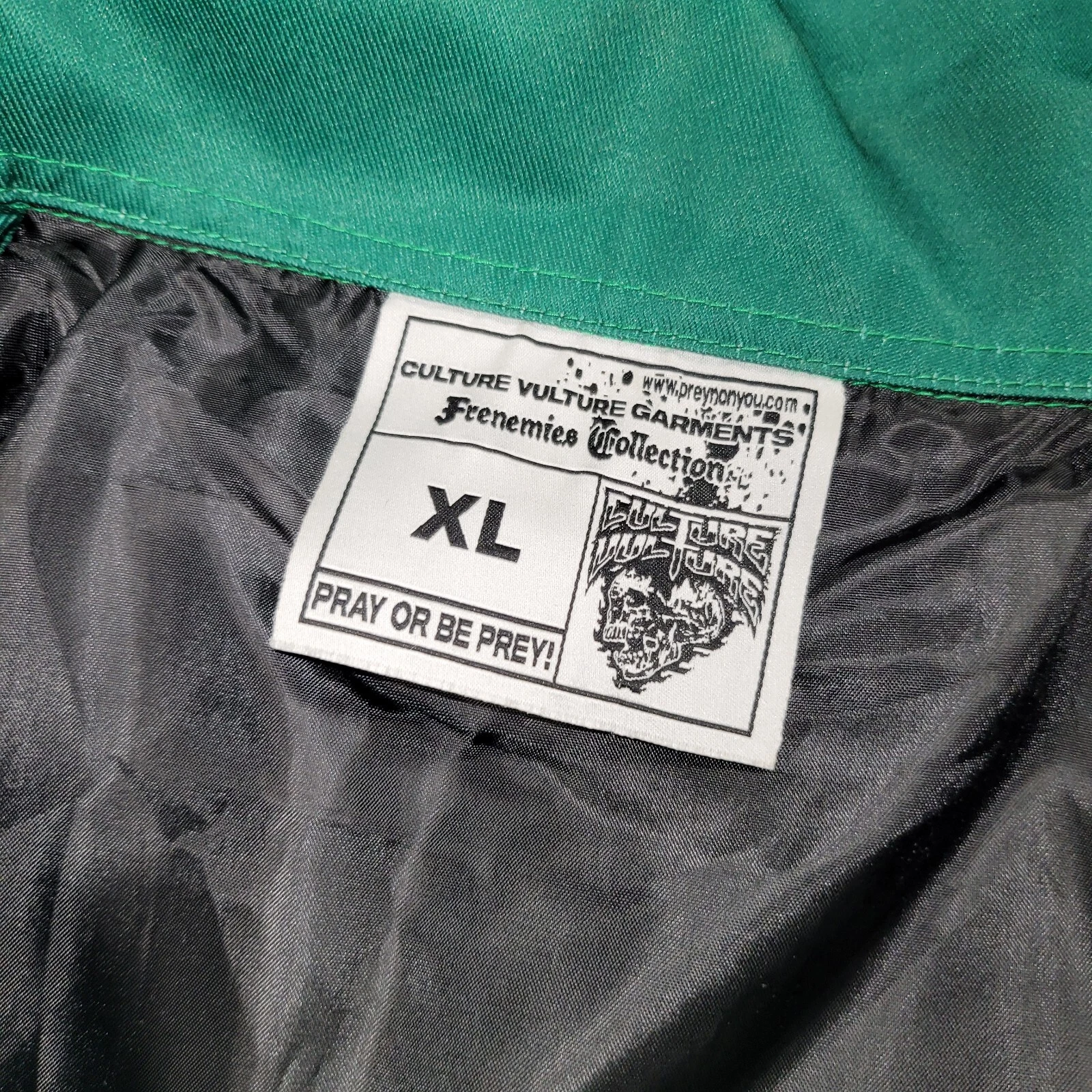 Culture Vulture Backstabbers Collection Green Jacket XL Ghostface Horror NWOT - product detail image 4