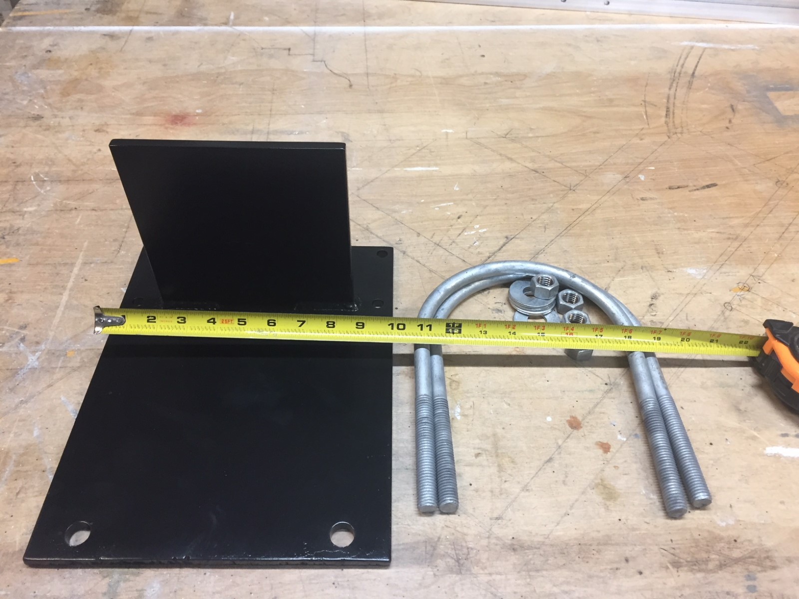Solar panel pole mount/holds 6 large panels/fits a 6" pipe or post. Bracket only