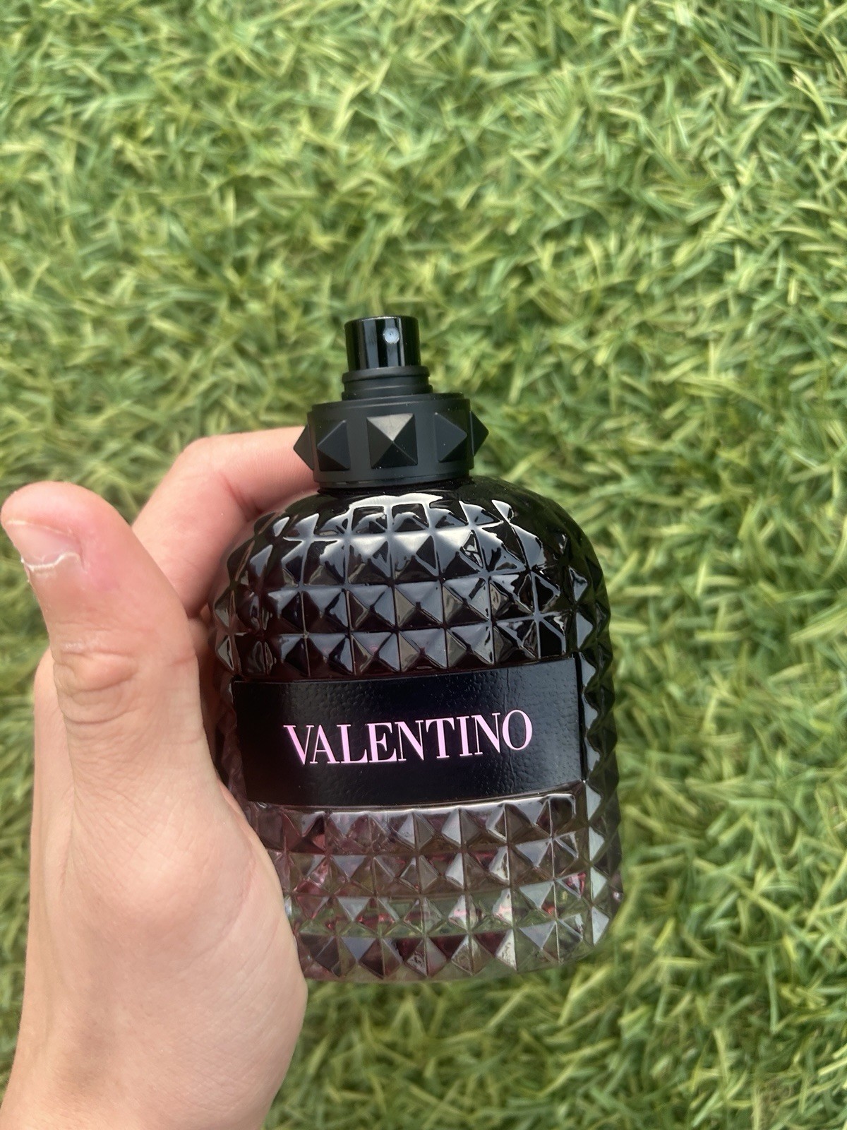 Valentino Uomo Born in Roma Intense EDP Men’s Cologne – Long Lasting Bold Scent thumbnail 5