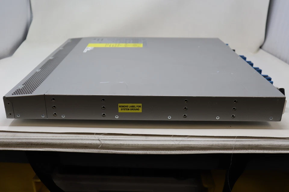 Conmutador de red Cisco Nexus 3548P-10G - Usado - Probado - Estado grado C Foto 3 de 4