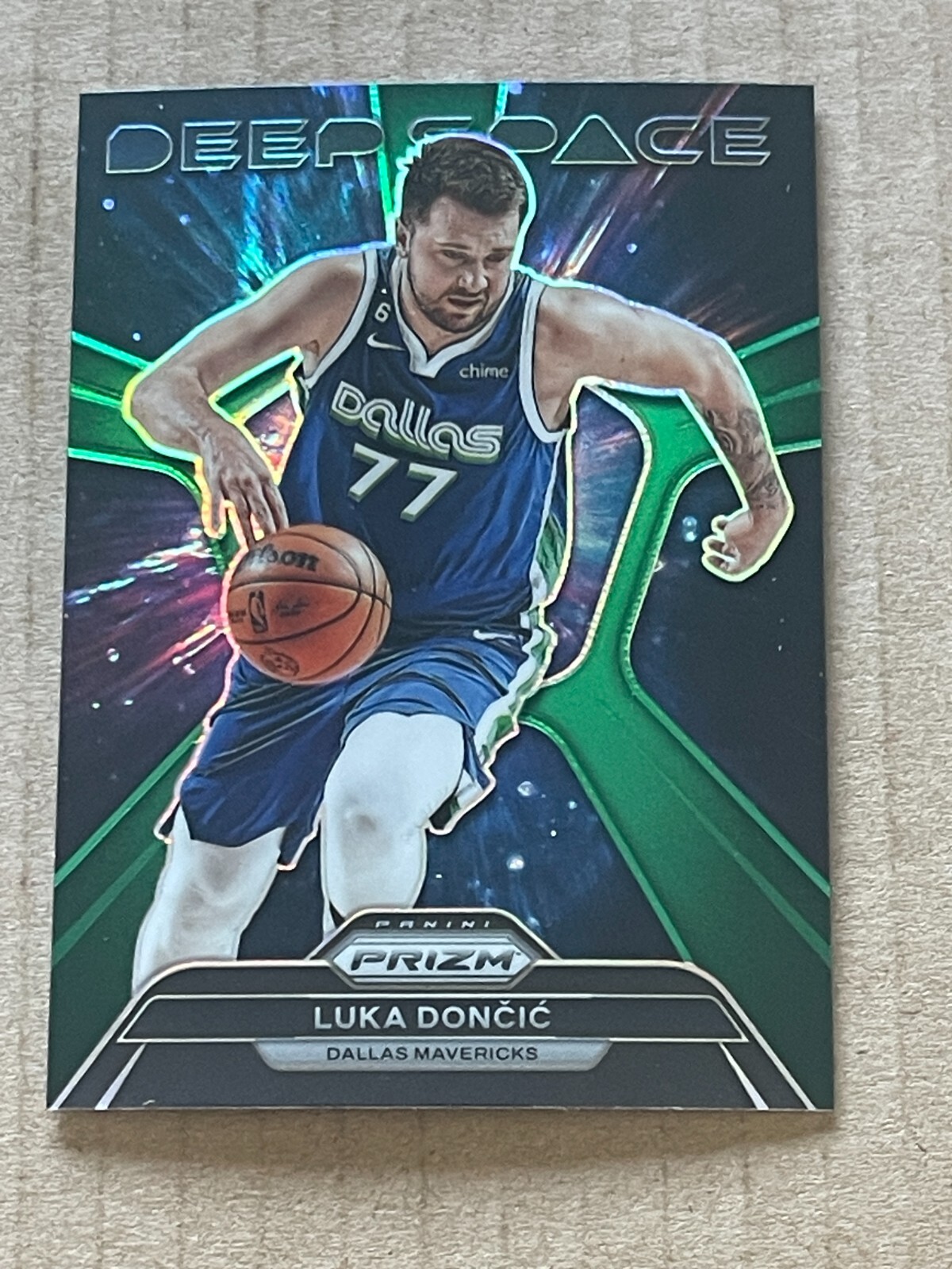 2023-24 NBA PRIZM DEEP SPACE GREEN HOLO INSERT LUKA DONCIC MAVERICKS #6