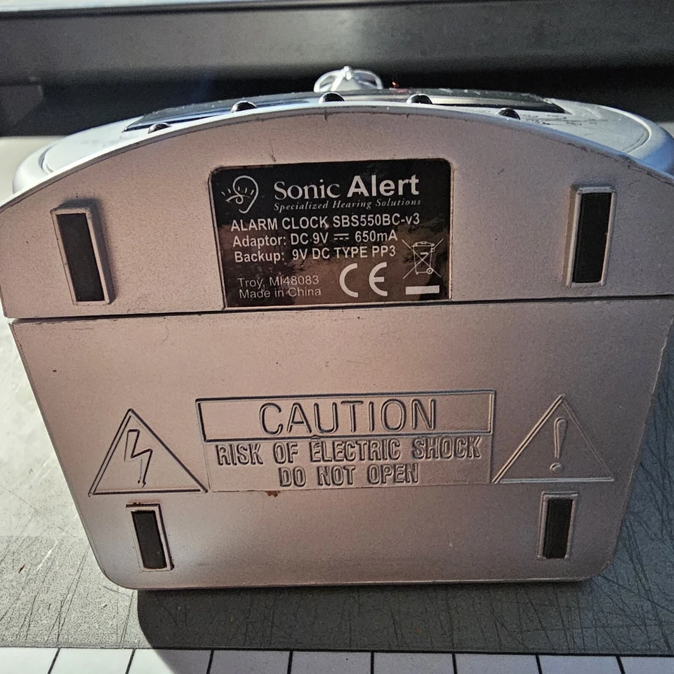 Sonic Alert The Skull Extra Loud Alarm Clock UNTESTED - Image 3 of 3