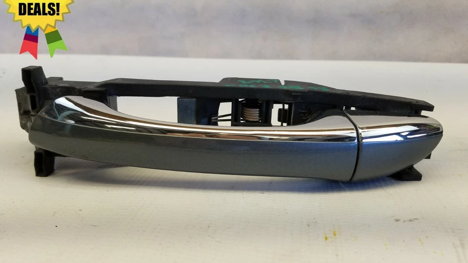 Mercedes-Benz E500 E320 W211 2005 2006 manija exterior trasera derecha - C368 Foto 3 de 4