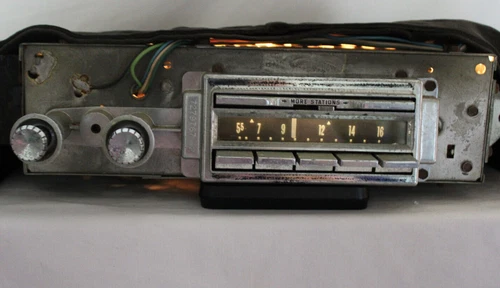 1962 CADILLAC DEVILLE DELCO RADIO & SPEAKER HOUSING USED AS FILLER OR FOR PARTS