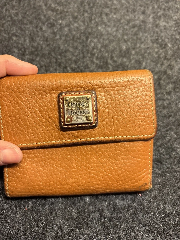 Vintage Dooney and Bourke brown pebble leather small wallet - Image 2 of 4