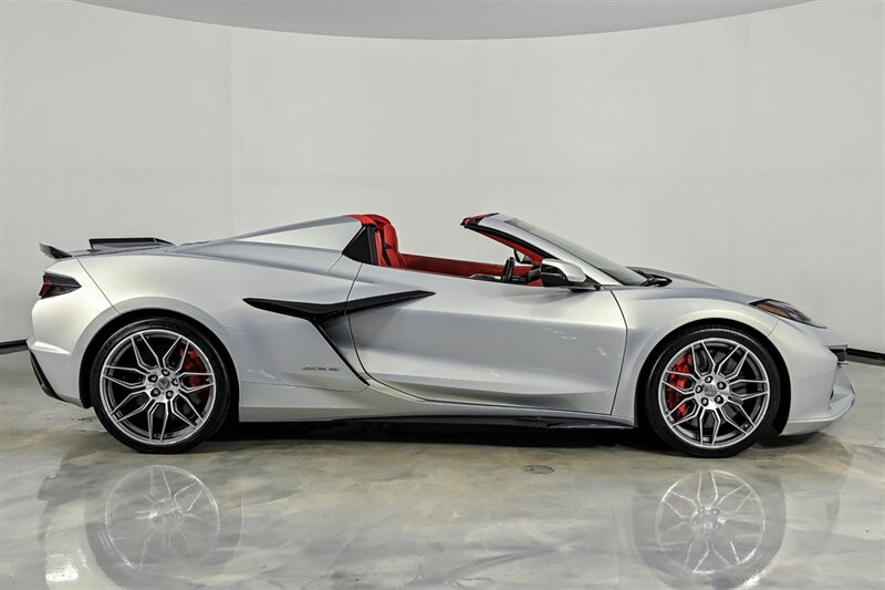 2023 Silver Flare Metallic Chevrolet Corvette   | C8 Corvette Photo 10