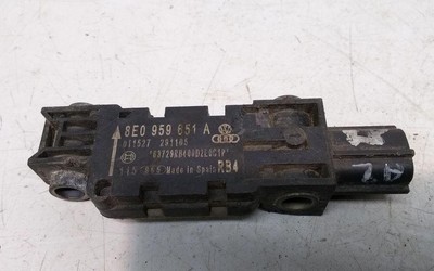 AUDI A6 Avant 4F5, C6 Aufprall-Sensor rechts 8E0959651A 2.0 Diesel 30820909