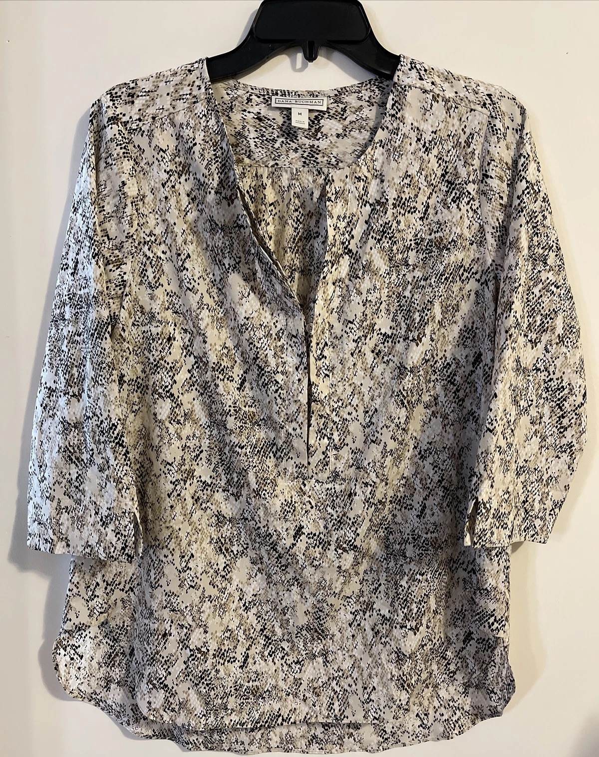 Dana Buchman Womens Medium Brown Animal Printed 3/4 Sleeved Blouse! A1541