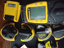 Honeywell Gasalertmicro 5x confined space gas meter used, batteries and meters