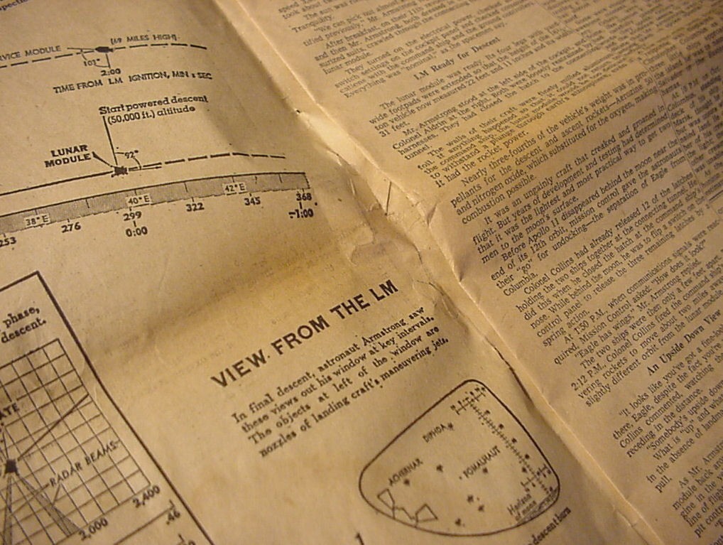 1969 NEW YORK TIMES MOON LANDING COMPLETE NEWSPAPER "MEN WALK ON MOON