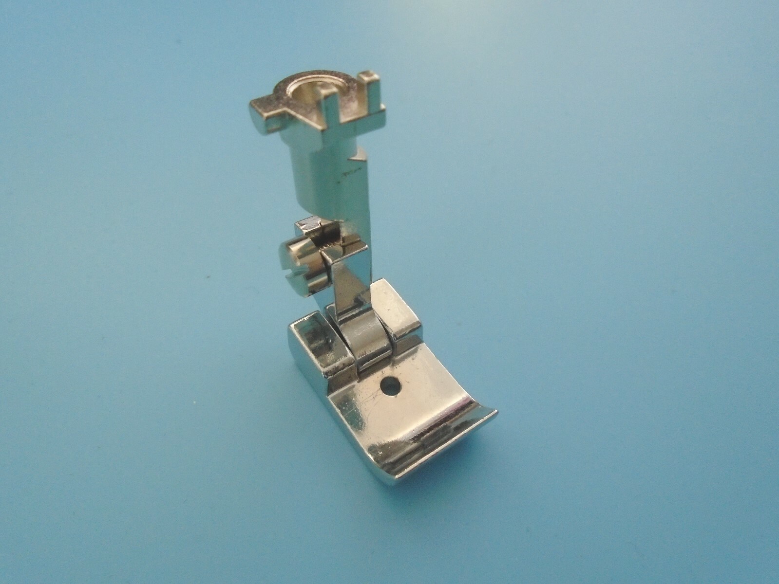Double Piping Presser Foot For Bernina Old Style similiar as Bernina #60 foot