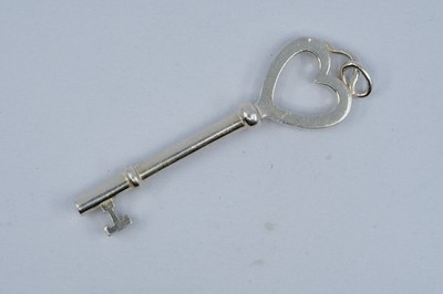 Tiffany & Co. großer Schlüssel Herz Anhänger Sterlingsilber 925