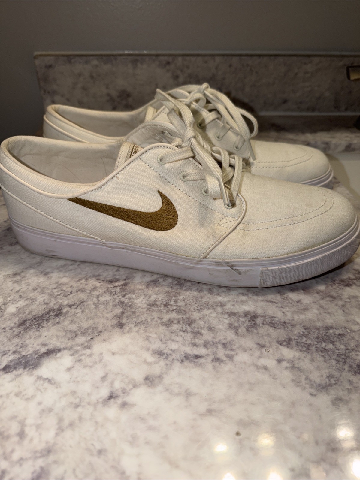 Nike SB Zoom Stefan Janoski White with Gold Swoosh Men's Size 10