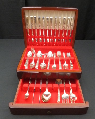 103pc Community "Morning Star" silver-plated flatware set for 12 to 14  ---  #62