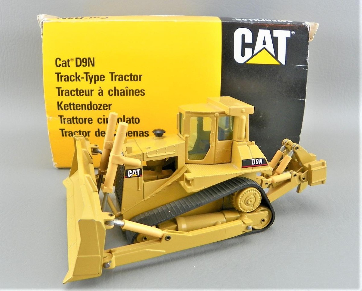 Vintage NZG Modelle Diecast 1:50 CAT D9N Dozer Tractor w