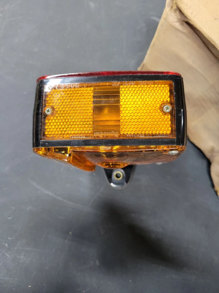 NOS GM 73 75 77 78 雪佛兰 GMC 中号 DUTY Parking Marker 灯 ASM 农场支架床 — 第 3/4 张图片