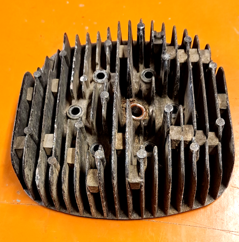 Suzuki PE175 1982-1984 Cylinder Head , # 11111-40502 - Picture 4 of 6