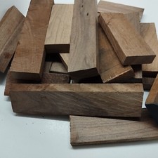 25 St. Bastelholz Walnuss Nussbaum Kantel Drechselholz Reste Holz Abschnitte 