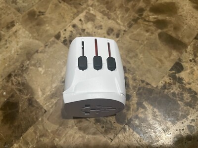 SKROSS World Travel Adapter with 3Pole Ground Plug BRAND NEW IN FACTORY BOX