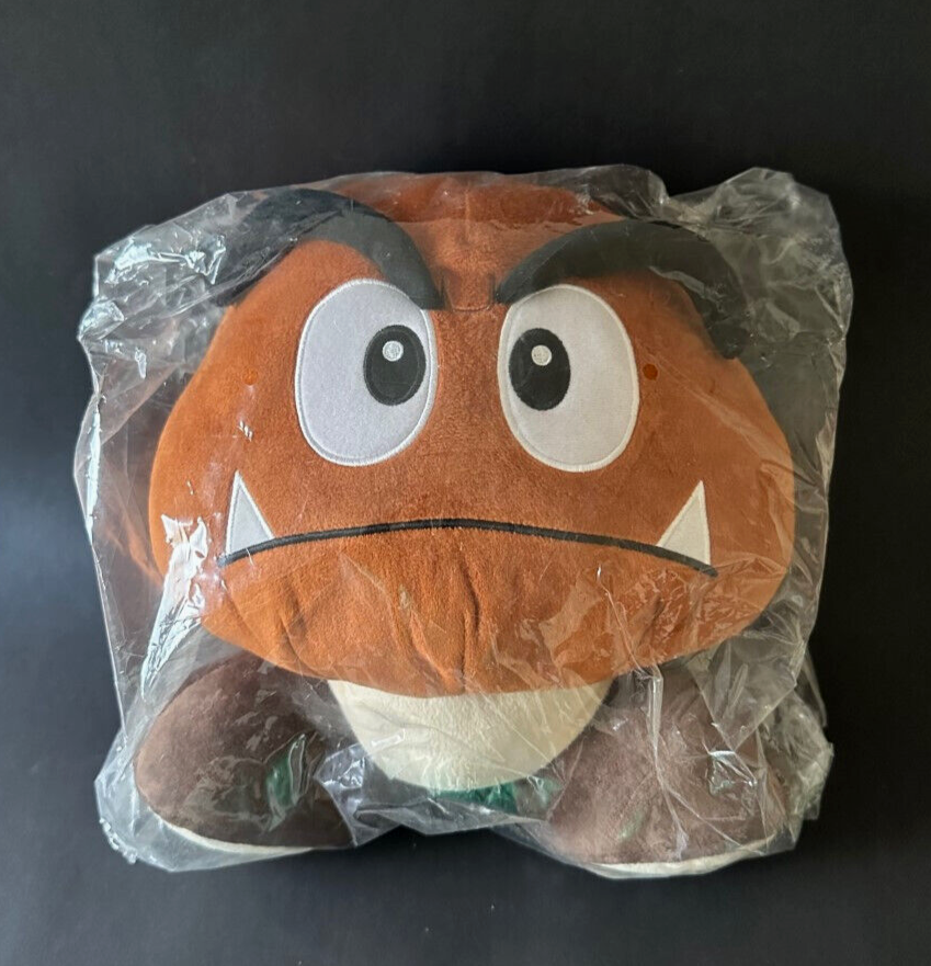 SUPER MARIO Plush Toy Goomba 30 Cm