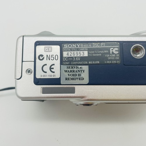 SONY Cyber-Shot 3.3 Mega Pixels f=8.0-24mm 1:2.8 W/64 MB Memory Stick DSC-P1 - Picture 15 of 15
