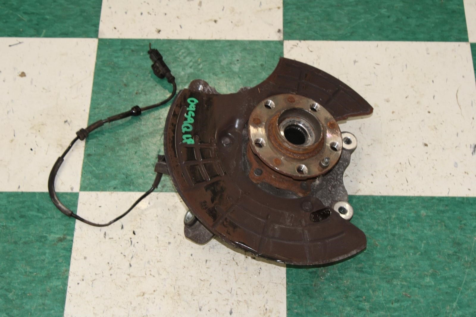 14-17 Ghibli 3.0L Rear Driver Side Left LH LR Spindle Knuckle Hub Factory OEM OE