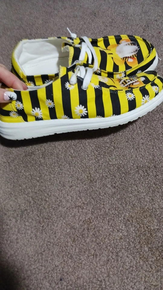Bumble Bee Shoes — 第 3/4 张图片