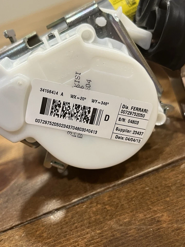 Cinturón de seguridad Ferrari 488 Spider 2014 LHS 34156453 y RHS 34156454 OEM USADO EN EXCELENTE ESTADO Foto 3 de 4