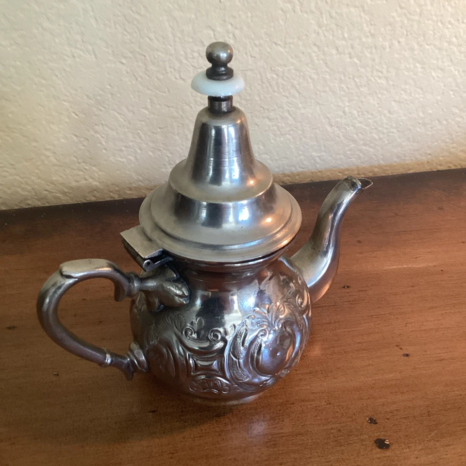 Tetera árabe de metal ornamentado, 7 pulgadas de alto, #25 Foto 4 de 4