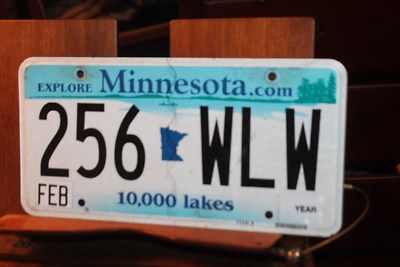 2009 Minnesota License Plate 10,000 Lakes 256 WLW  (B)