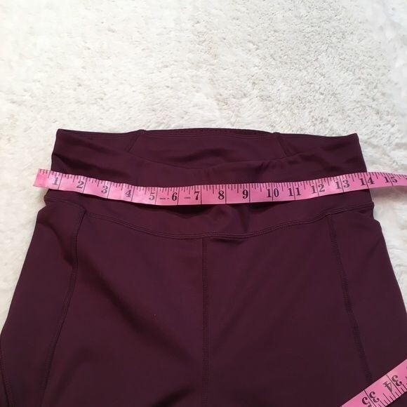 Fabletics leggings size medium - image 2