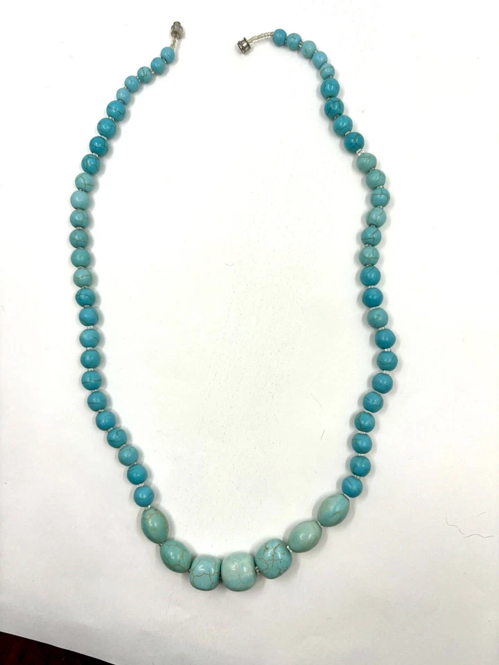 Estate Find Single Strand of Graduated Turquoise Beads - Image 3 of 4