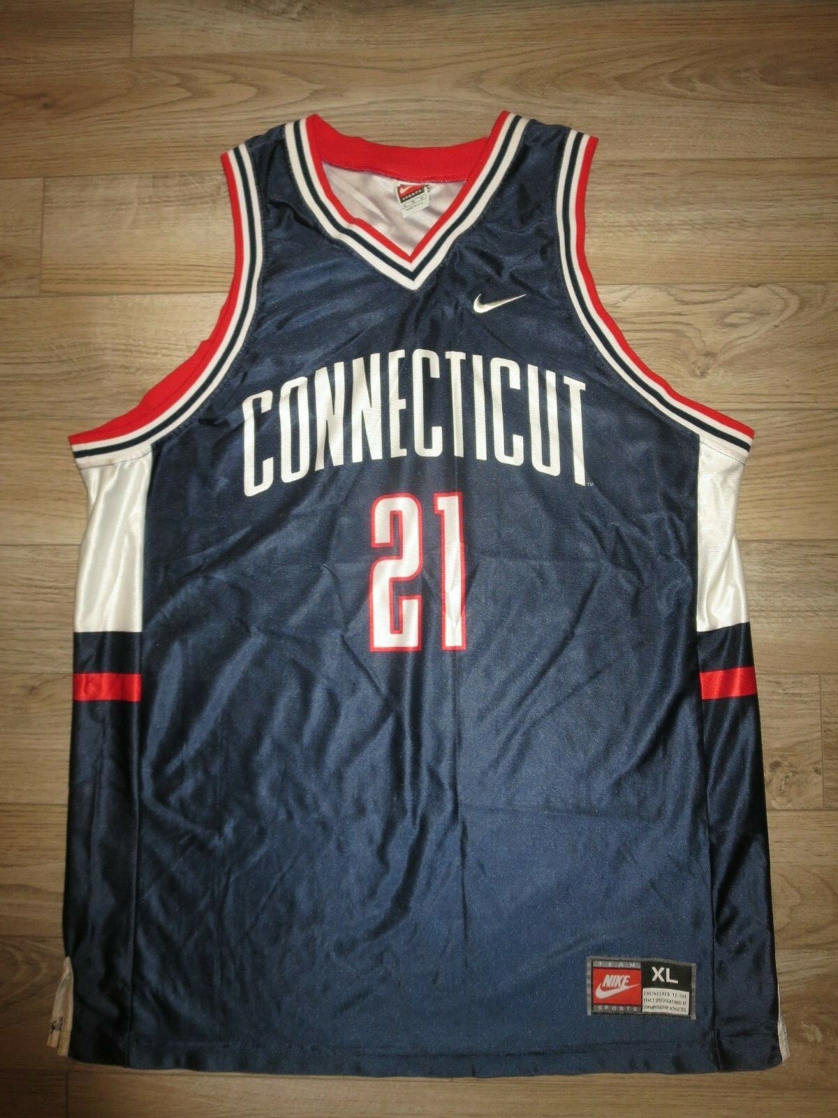 uconn jersey